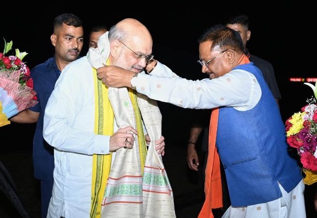 रायपुर : केन्द्रीय गृह मंत्री अमित शाह छत्तीसगढ़ के तीन दिवसीय प्रवास पर राजधानी रायपुर पहुंचे