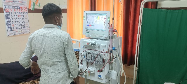 बलौदाबाजार जिला हॉस्पिटल में स्थापित डायलिसिस सेंटर मरीजों के लिए वरदान, 2600 से अधिक मरीज हुए लाभांवित