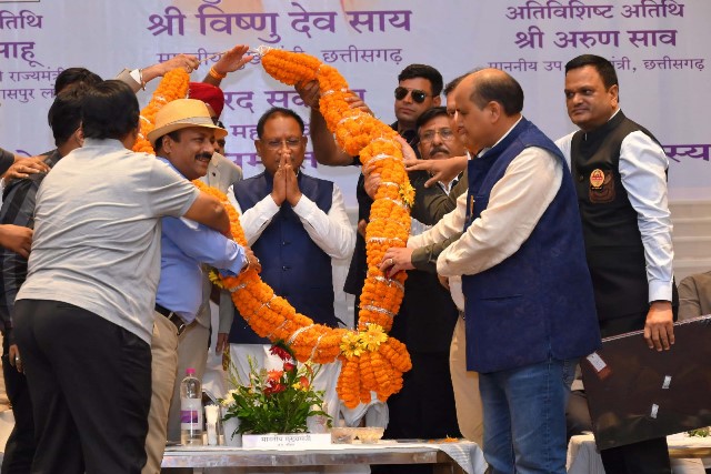 बिलासपुर उद्योग संघ के स्वर्ण जयंती समारोह में शामिल हुए मुख्यमंत्री, उद्योग से संबंधित समस्याओं को दूर करने का दिया आश्वासन
