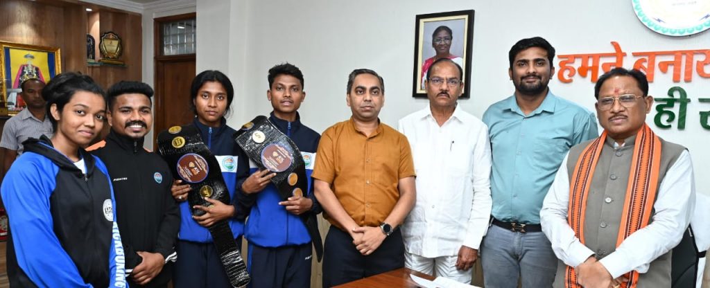 cm-saay-honors-kick-boxers.jpg