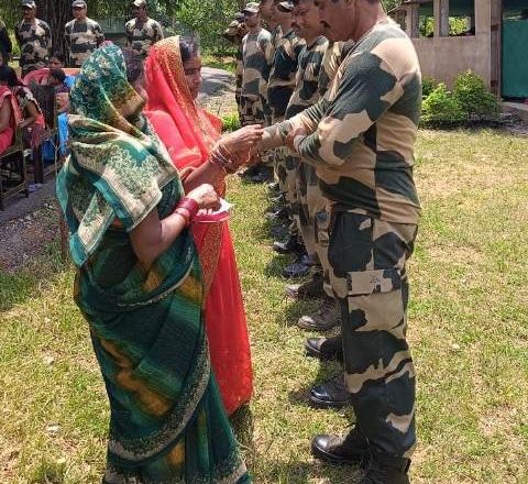 मुख्यमंत्री की पहल पर पुलिस कैंपों में रक्षा बंधन का विशेष आयोजन
