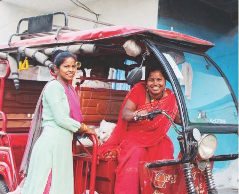 रायपुर : ’दीदी ई-रिक्शा सहायता योजना’ से बदली अन्नू की तकदीर