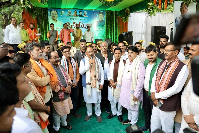 मुख्यमंत्री ने प्रदेशवासीयों को हरेली की दी गाड़ा गाड़ा बधाई, राजस्व मंत्री ने ‘मोर गंवई गंगा रे’ सुरमयी गीत गाकर उत्सव में बांधा समां