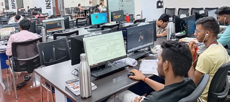 कलेक्टर डॉ. गौरव सिंह की पहल से तक्षशिला लाइब्रेरी में इंटरनेट स्पीड दोगुनी, अब छात्रों की पढ़ाई होगी डबल स्पीड से