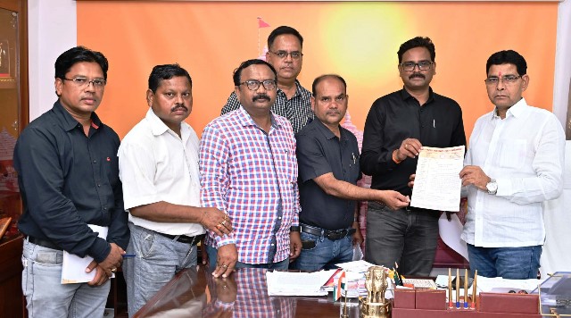 रायपुर : मुख्यमंत्री की पहल पर पटवारियों की हड़ताल समाप्त