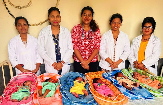 देवभोग : सरकारी अस्पताल में 6 नन्हे फरिश्तों की गूंजी किलकारी, 15 घंटे के भीतर 6 महिलाओं की हुई सफल डिलीवरी