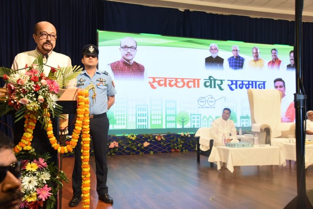 भिलाई : स्वच्छता वीर सम्मान समारोह में शामिल हुए राज्यपाल रमेन डेका, 55 स्वच्छता वीरों का किया सम्मान