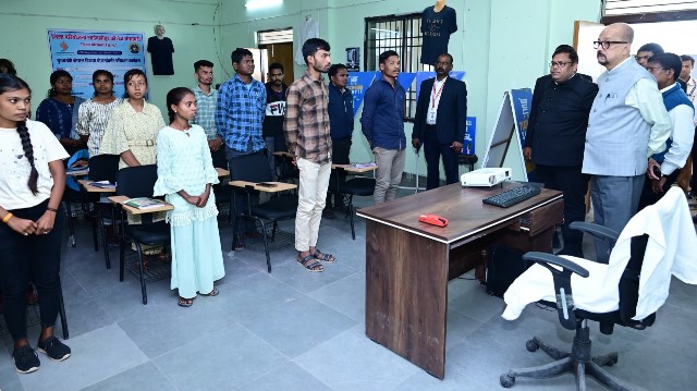 प्रधानमंत्री आवास निर्माण राशि में गड़बड़ी के मामले में 6 लोगों के विरुद्ध एफआईआर दो रोजगार सहायक बर्खास्त
