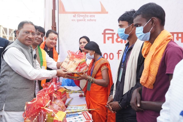 मुख्यमंत्री विष्णु देव साय ने महासमुंद जिले में 217 करोड़ रुपए के विकास कार्यों का किया लोकार्पण-भूमिपूजन