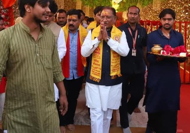 मुख्यमंत्री विष्णु देव साय ने बासिंग में लगाई चौपाल: सौगातों की बारिश से ग्रामीणों के चेहरे खिले