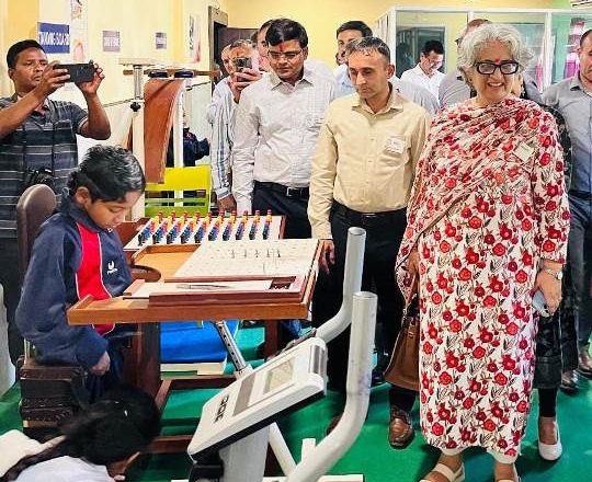 रक्षा मंत्रालय के अधिकारियों ने किया दंतेवाड़ा के विकास कार्यों का अवलोकन