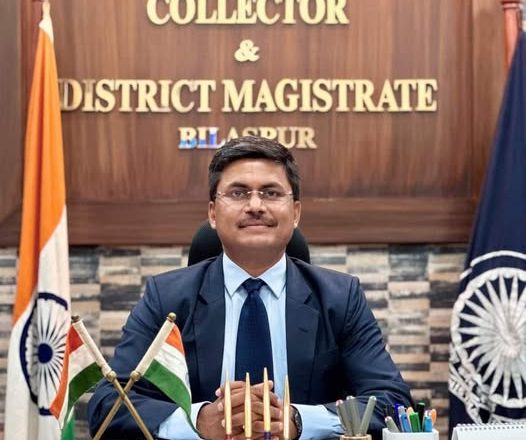 बिलासपुर कलेक्टर की कार्यवाही: निर्वाचन कार्य के दौरान नशे में पाए गए सहायक अभियंता और शिक्षक निलंबित