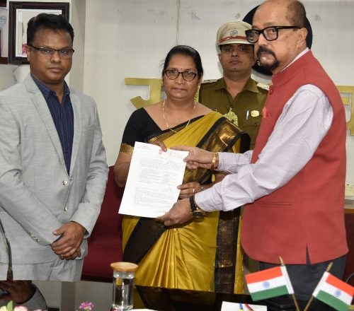 राज्यपाल ने दिव्यांगों, वृद्धजनों, वनवासियों के कल्याण के लिए कार्यरत संस्थाओं को 15 लाख 31 हजार रूपए स्वेच्छानुदान राशि प्रदान की