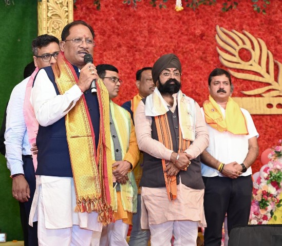cm-saay-attends-bhagwat-geeta-2025.jpg