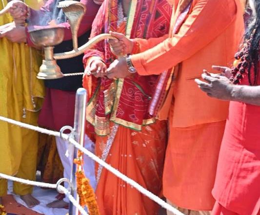 प्रयागराज महाकुंभ 2025 : मुख्यमंत्री विष्णु देव साय ने त्रिवेणी संगम में किया पुण्य स्नान, प्रदेशवासियों की सुख-समृद्धि की कामना की