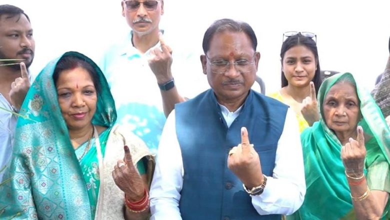 मुख्यमंत्री विष्णुदेव साय ने पंचायत चुनाव के तीसरे चरण में किया मतदान