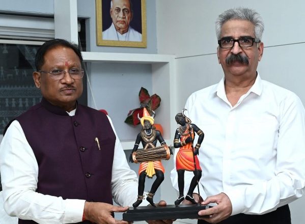 मुख्यमंत्री विष्णुदेव साय ने पुलिस महानिदेशक श्री अशोक जुनेजा को सेवानिवृत्ति पर दी शुभकामनाएं