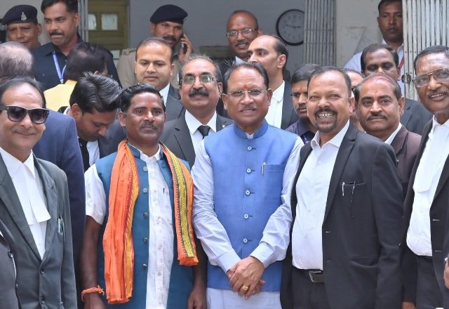 मुख्यमंत्री ने बार काउंसिल के जीर्णोद्धार एवं ई-लाइब्रेरी निर्माण के लिए 1 करोड़ रुपए प्रदान करने की घोषणा की