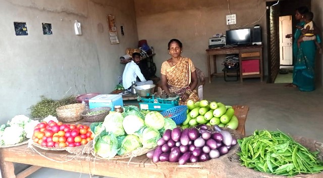 महासमुंद : आर्थिक तंगी से सशक्तिकरण की ओर बढ़ती महिलाएँ