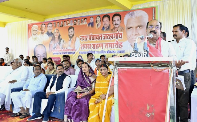 मुंगेली: नगर पंचायत अध्यक्षों और पार्षदों के शपथ ग्रहण में शामिल हुए उप मुख्यमंत्री अरुण साव