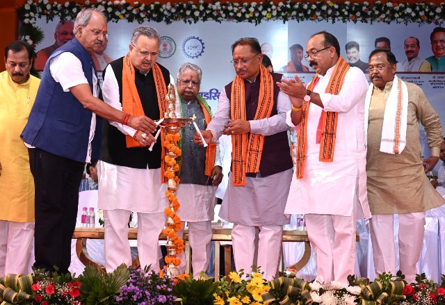 छत्तीसगढ़ में 4 नए स्मार्ट औद्योगिक पार्क स्थापित होंगे: मुख्यमंत्री श्री विष्णु देव साय ने की घोषणा