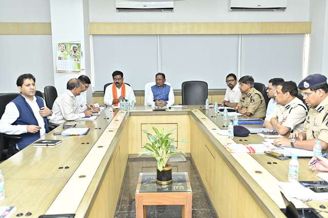cm-saay-takes-home-dept-meet-2025.jpeg