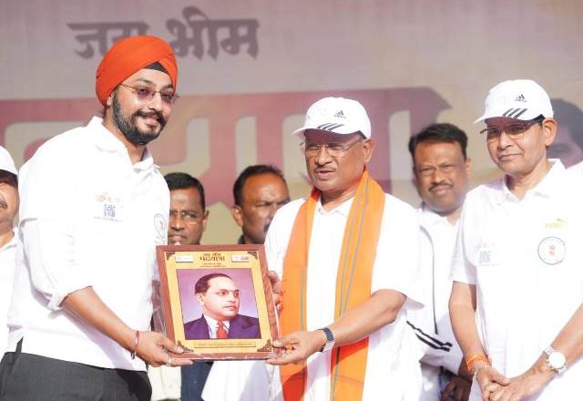 मुख्यमंत्री विष्णु देव साय युवाओं के साथ ‘जय भीम पदयात्रा’ में हुए शामिल