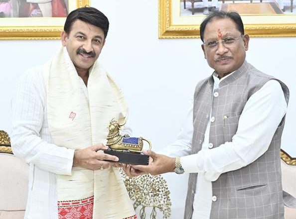 मुख्यमंत्री विष्णु देव साय से सांसद मनोज तिवारी ने की सौजन्य भेंट, राज्य सरकार द्वारा किए जा रहे कार्यों की भी प्रशंसा की