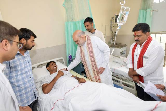 amit-shah-meet-aiims-raipur-2025.jpeg