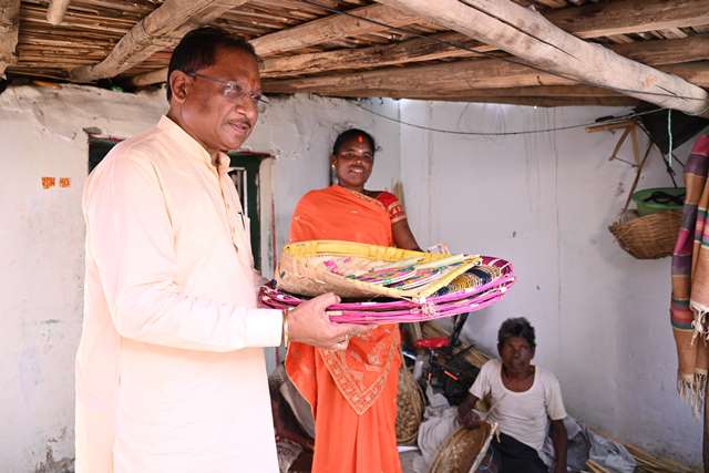 kasdol-cm-saay-visit-2025.jpeg