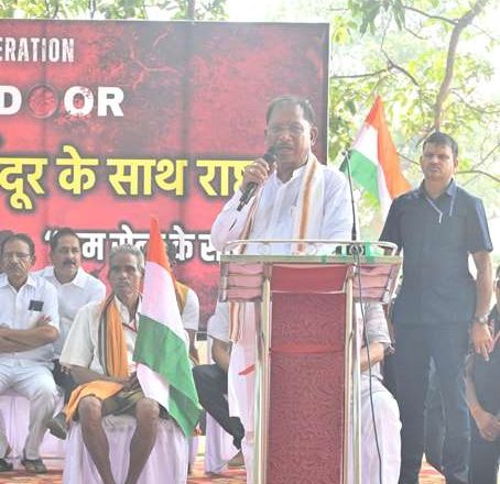 देशभक्तिपूर्ण गीतों के साथ जशपुर के चराईडांड में निकाली गई तिरंगा यात्रा