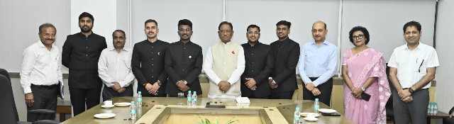 मुख्यमंत्री विष्णुदेव साय से भारतीय प्रशासनिक सेवा 2024 बैच के प्रशिक्षु अधिकारियों ने की सौजन्य मुलाकात
