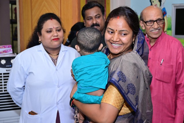 रायपुर : मंत्री श्रीमती लक्ष्मी राजवाड़े ने किया ‘सेवा भारतीय मातृ छाया शिशु गृह’ का निरीक्षण