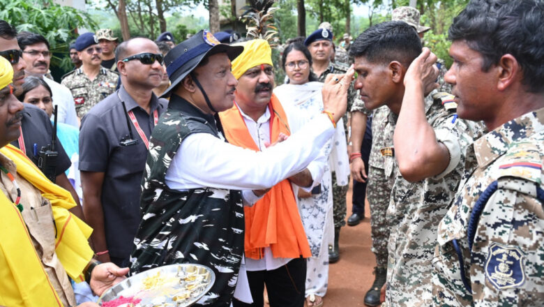 विशेष लेख : बस्तर में फैल रहा है अब विकास का उजियारा