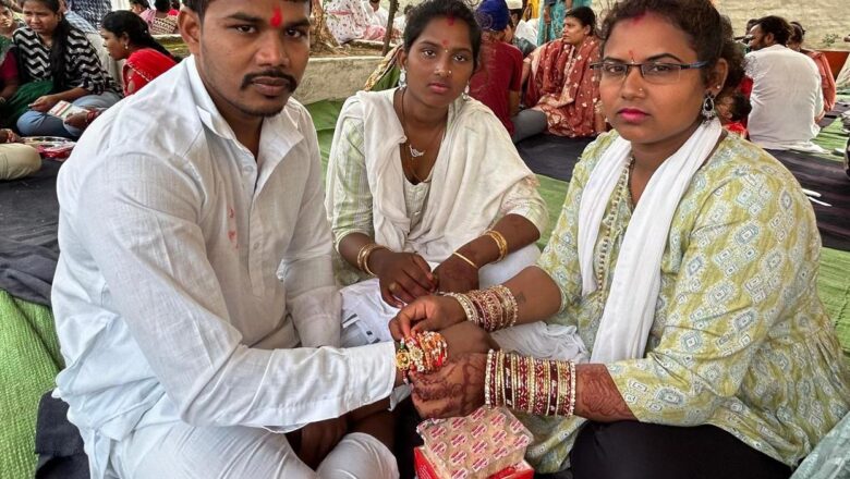केन्द्रीय जेल रायपुर में बंदियों ने अपनी बहिनों के साथ मनाया रक्षाबंधन पर्व