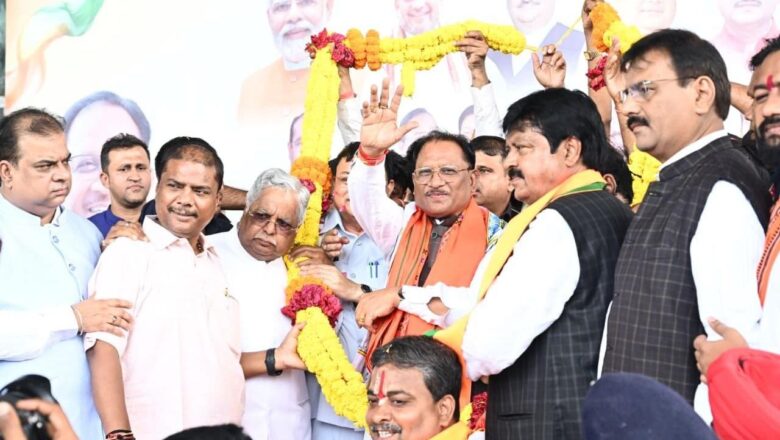 जापान और दक्षिण कोरिया के सफल विदेश दौरे से वापस लौटे मुख्यमंत्री, एयरपोर्ट पर हुआ भव्य स्वागत