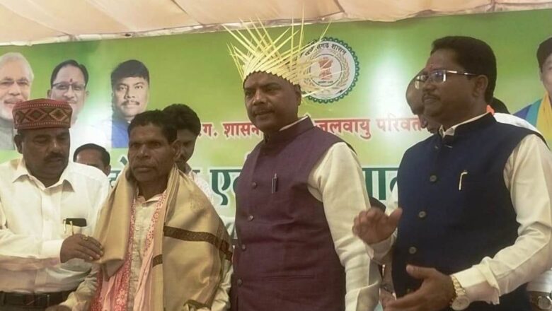 वनभूमि कब्ज़ाधारी किसान ने कब्जा छोड़कर पेश की अनूठी मिशाल