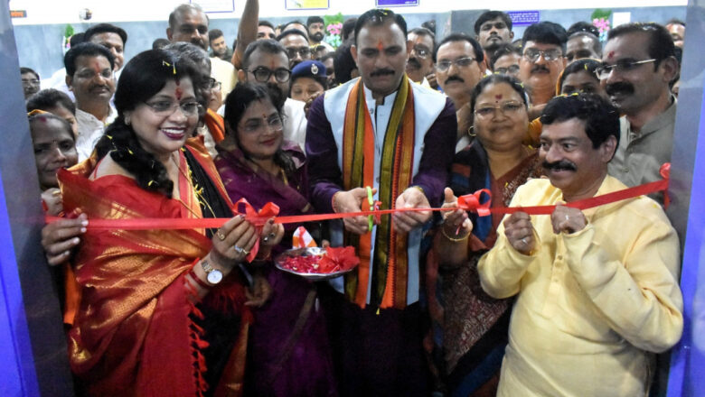 स्वास्थ्य मंत्री श्री श्याम बिहारी जायसवाल ने जिला चिकित्सालय बालोद में सीटी स्कैन मशीन का किया शुभारंभ