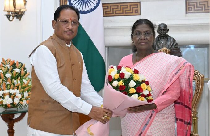 मुख्यमंत्री विष्णुदेव साय ने नई दिल्ली में राष्ट्रपति द्रौपदी मुर्मू से की सौजन्य भेंट