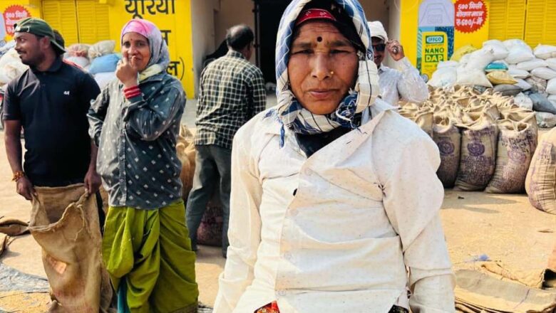 धान खरीदी केंद्रों में किसानों को दी जा रही सुविधाओं और सुगम व्यवस्था से किसानों को राहत